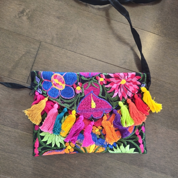 Colorful Embroidered Bag - Picture 3 of 9